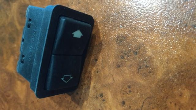Кнопка подъемника переднего правого стекла 61318352148 BMW