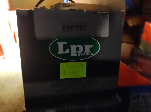 05P787 LPR Передние тормозные колодки купить в Чернигов