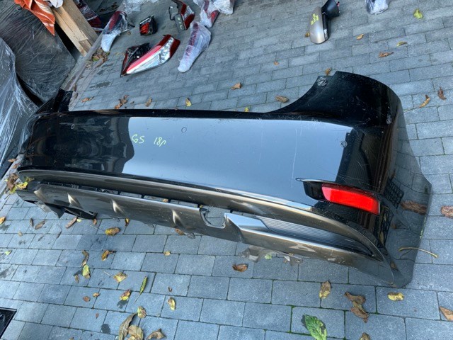 Задний бампер 5215930620 TOYOTA