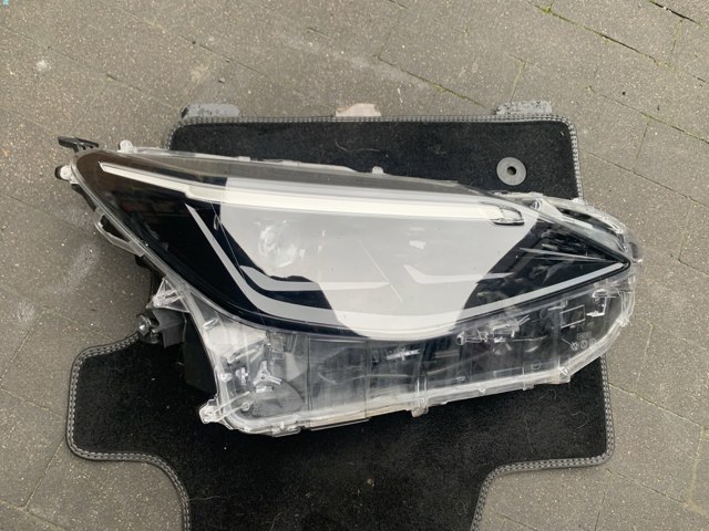 811100DP50 TOYOTA Правая фара купить в Николаев