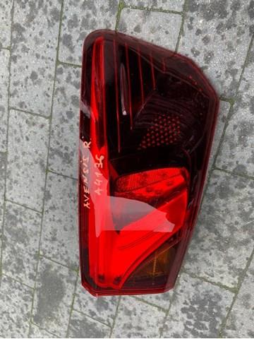 Задний правый внешний фонарь 8155005300 TOYOTA