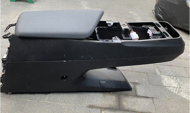 HYUNDAI 84611CV000WK Консоль панели управления центральная в наличии Тернополь