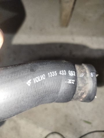 1335433 VOLVO Шланг (патрубок) радиатора охлаждения верхний купить в Кривой Рог
