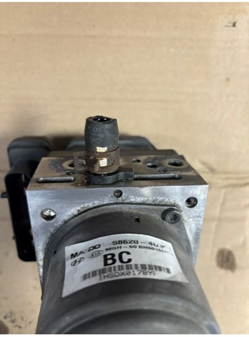 HYUNDAI 586204U301 в наличии Ровно