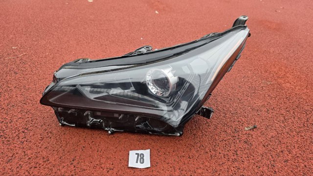 Основная фара в сборе левая 8107078190 TOYOTA