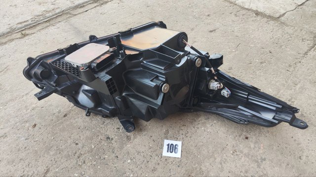 811500E270 TOYOTA Фара левая купить в Черновцы