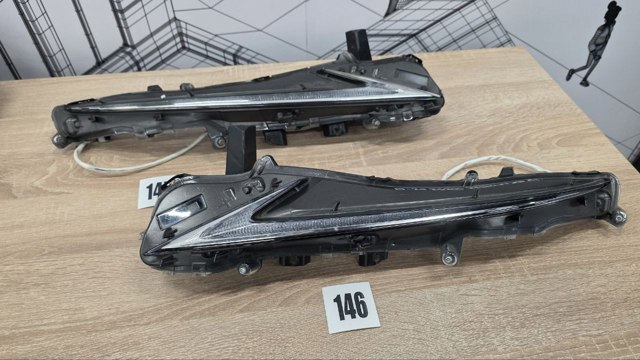 Габарит передний, нижний (фонарь), правый 8161053060 TOYOTA