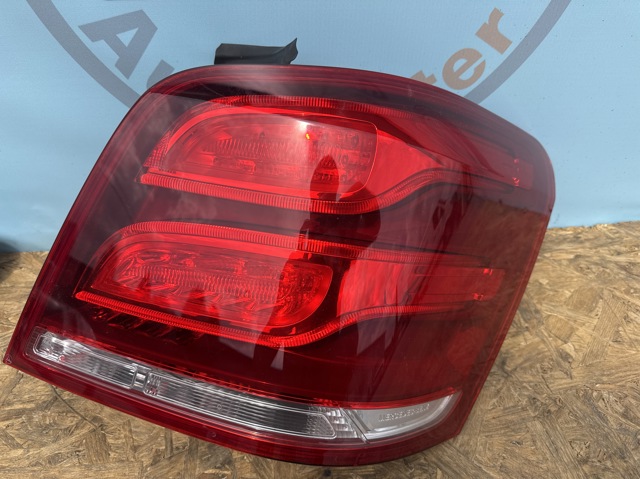 Фонарь задний правый A2049060257 MERCEDES