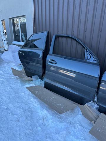 Пассажирская передняя дверь A1667200205 MERCEDES