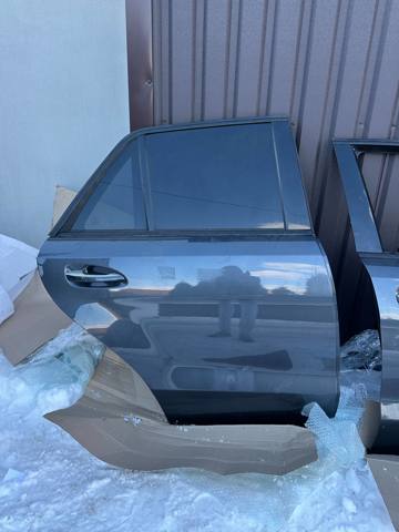 Задняя правая дверь A1667300205 MERCEDES
