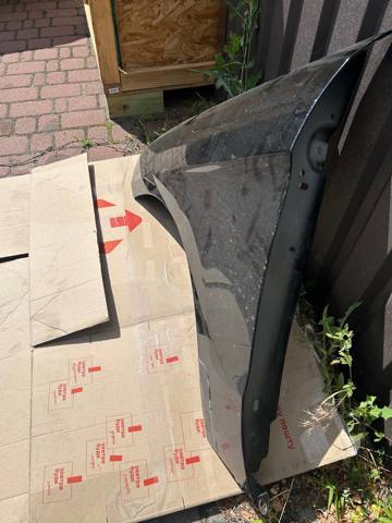 Переднее правое крыло A1668800700 MERCEDES