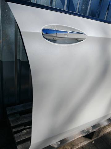 Пассажирская передняя дверь A2137200205 MERCEDES