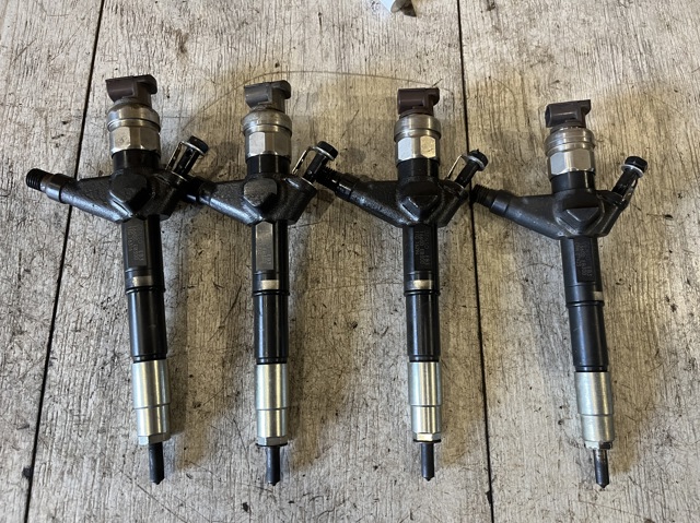 Форсунка дизельная в сборе Nissan Pathfinder