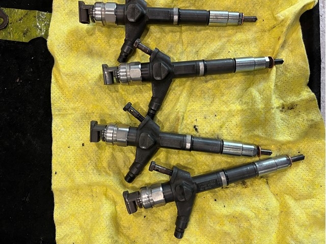 Форсунка впрыска топлива 16600EC00A NISSAN