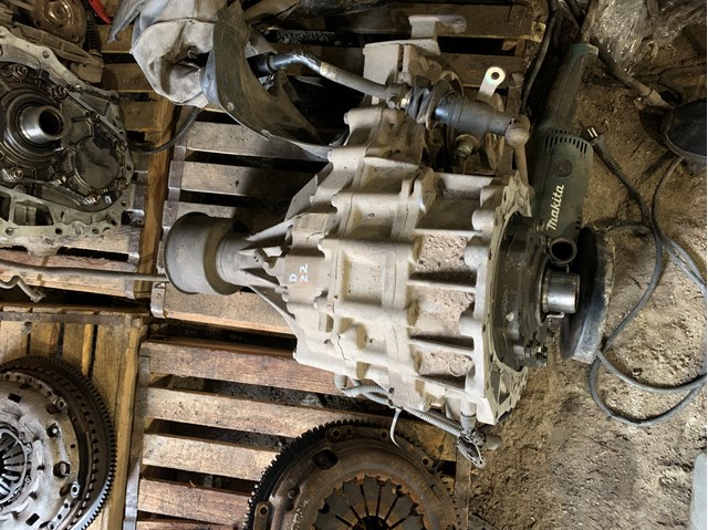 Коробка раздаточная в сборе 33100VK400 NISSAN