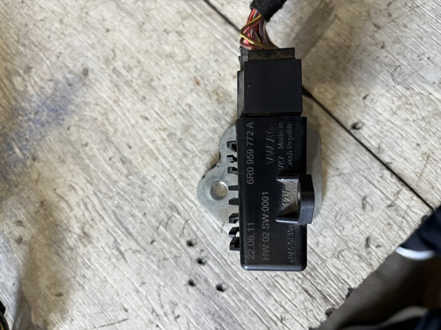 Переключатель подорева сидений 6R0959772A VAG