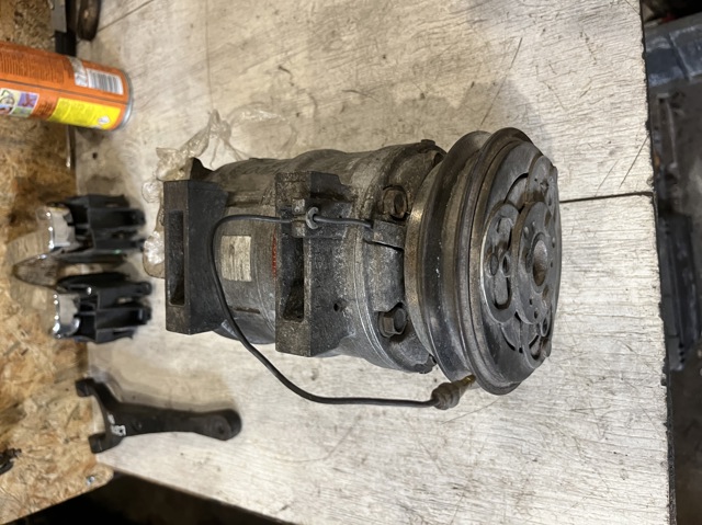 Компрессор системы кондиционирования MR190619 MITSUBISHI