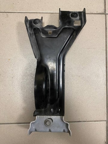 Кронштейн суппорта радиатора нижнего FT4B16B674AC FORD