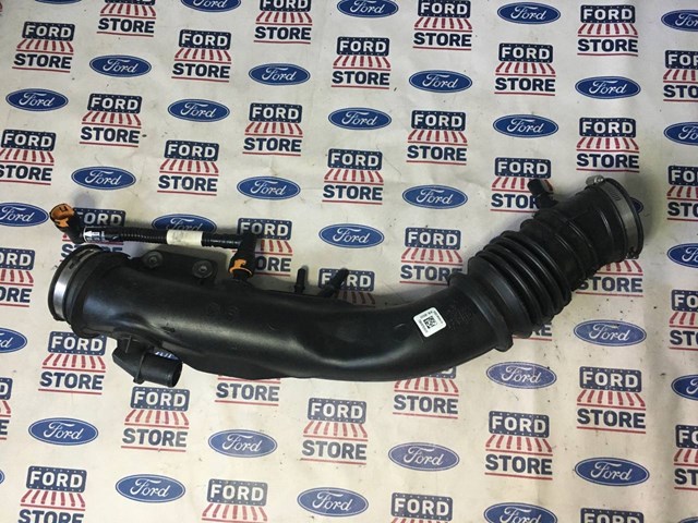 Патрубок воздушный выход воздушного фильтра K2G39R504FE FORD