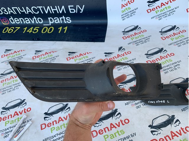 4M5119952A FORD Заглушка (решетка) противотуманных фар бампера переднего правая купить в Ужгород