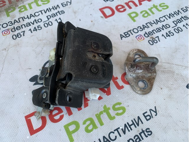 Замок и ручка двери задка 812303E000 HYUNDAI