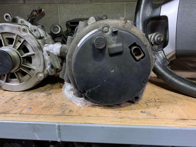 MERCEDES A0001502550 Генератор в наличии Киев