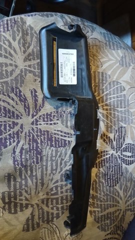 Дефлектор радиатора верхний 657121285C VAG