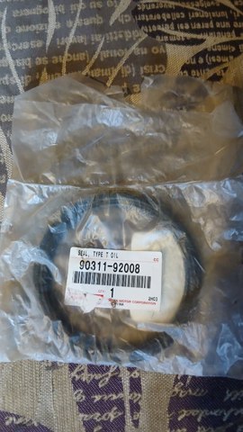 Сальник коленвала коренной 9031192008 TOYOTA
