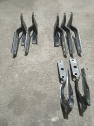 561823302C VAG Петля капота правая купить в Ирпень