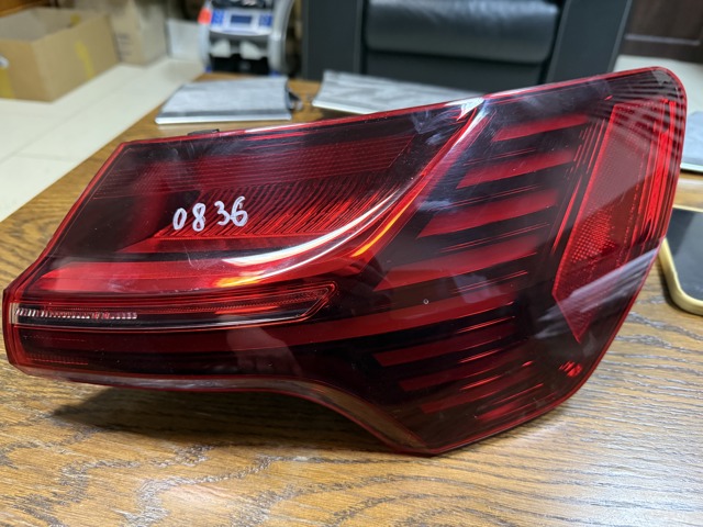 Фонари задние 4KE945092B VAG