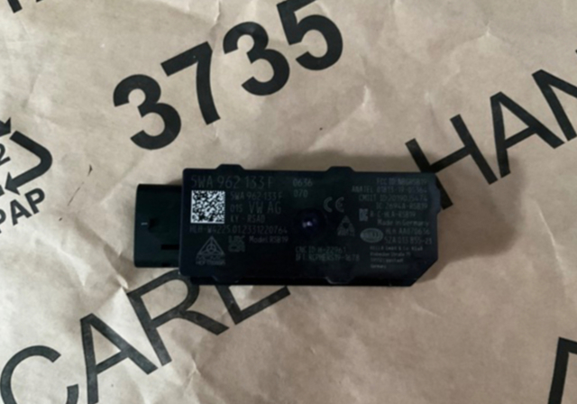 5WA962133F Антенна купить Ирпень