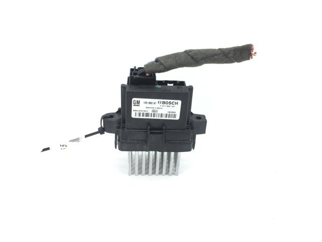 Реле печки 13598091 OPEL