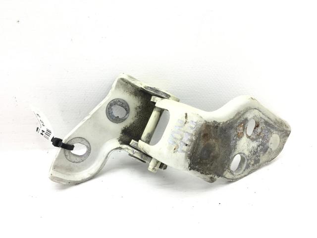 Петля двери передней правой 1364056080 PEUGEOT