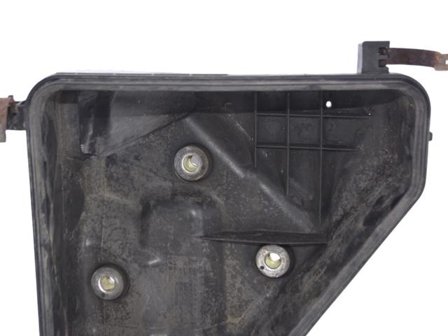 177010R020 TOYOTA Корпус воздушного фильтра, нижняя часть купить в Кривой Рог