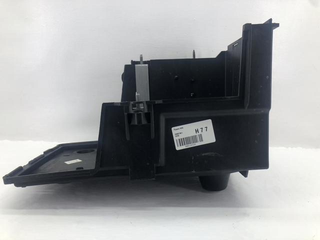 30667941 VOLVO Полка под аккумулятор купить в Тернополь
