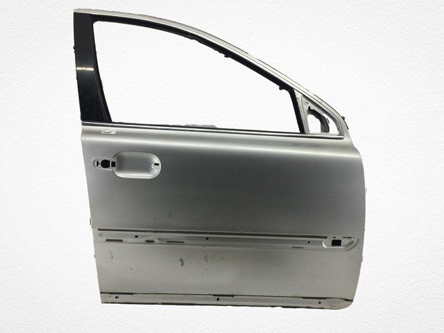 Пассажирская передняя дверь 30796497 VOLVO