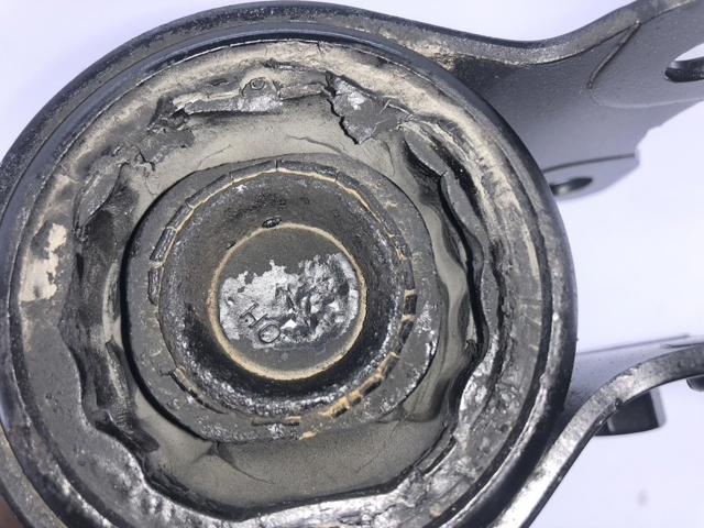 31277462 VOLVO Рычаг передней подвески нижний правый купить в Черкассы
