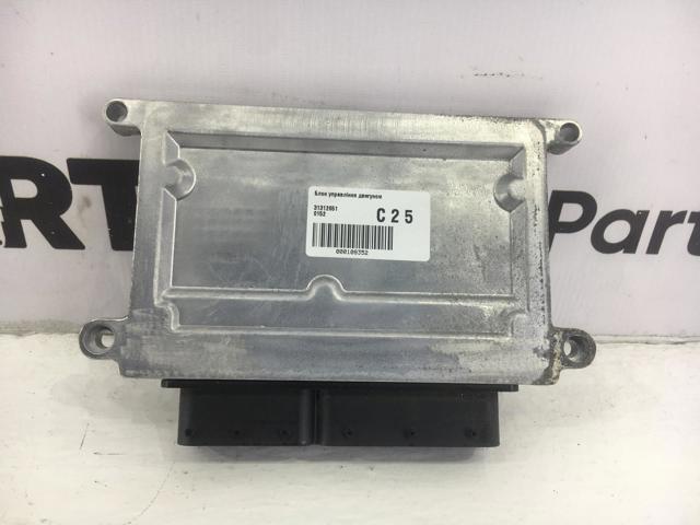 Компьютер двигателя 31312651 VOLVO