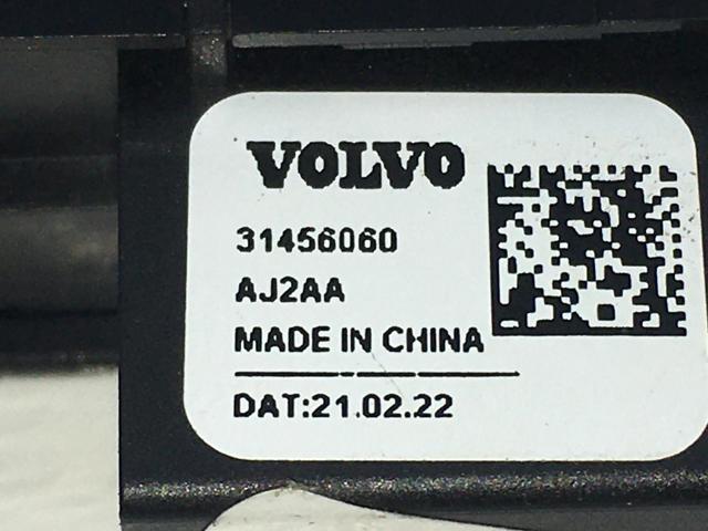 Кнопка стеклоподъемника передняя правая 31456060 VOLVO