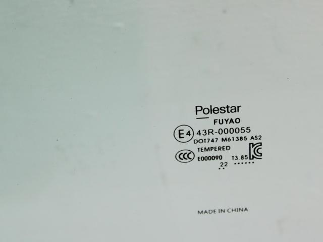 Стекло заднее правое 31688229 VOLVO