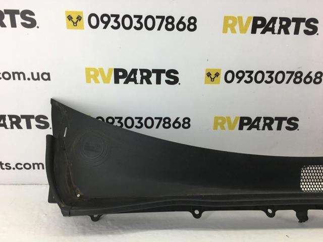 VOLVO 32130464 Водосток лобового стекла, жабо в наличии Киев