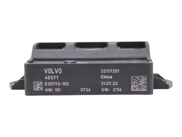 VOLVO 32137251 Модуль управления (ЭБУ) открытия крышки багажника (двери 3/5-й задней) в наличии Ровно