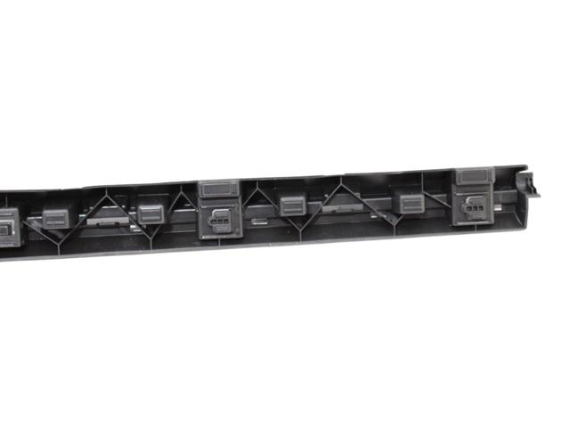 32216385 VOLVO Кронштейн наружной накладки порога правой купить в Сумы