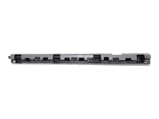 Кронштейн наружной накладки порога правой 32216385 VOLVO
