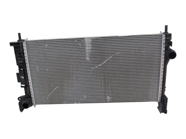 Радиатор охлаждения двигателя Вольво Ви 60 II