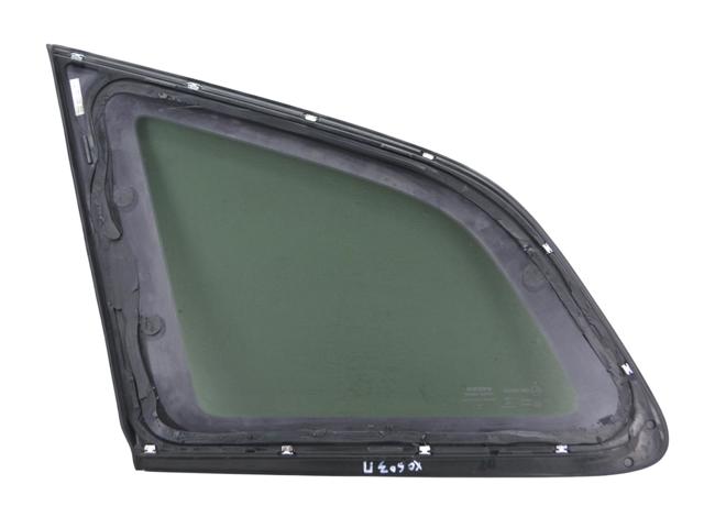 32244903 VOLVO Стекло кузова (багажного отсека) правое купить в Киев