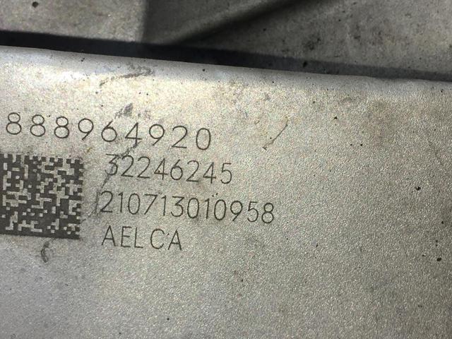 VOLVO 32246245 Цапфа (поворотный кулак) задний левый в наличии Полтава