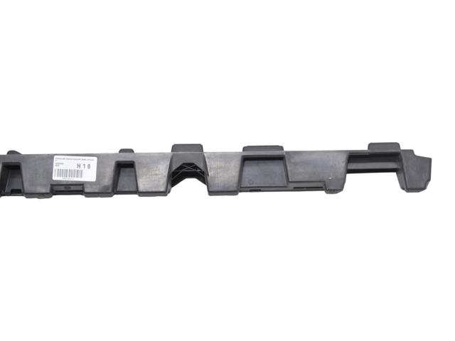 VOLVO 32262698 Кронштейн наружной накладки порога левой в наличии Ужгород
