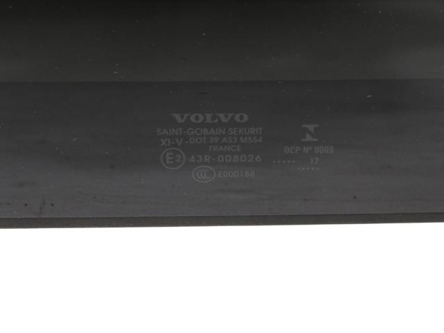 VOLVO 32285389 Крышка люка крыши передняя в наличии Черкассы