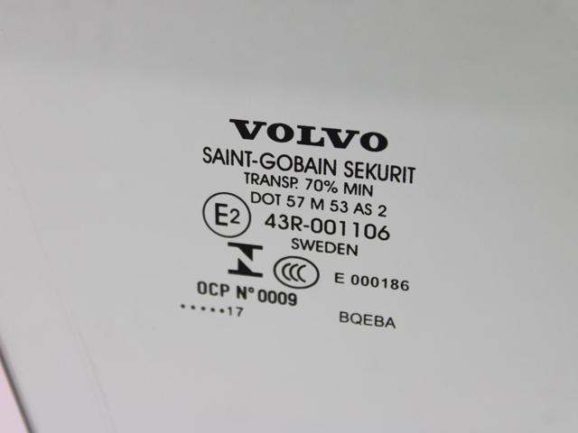 32368730 VOLVO Стекло двери передней правой купить в Черкассы